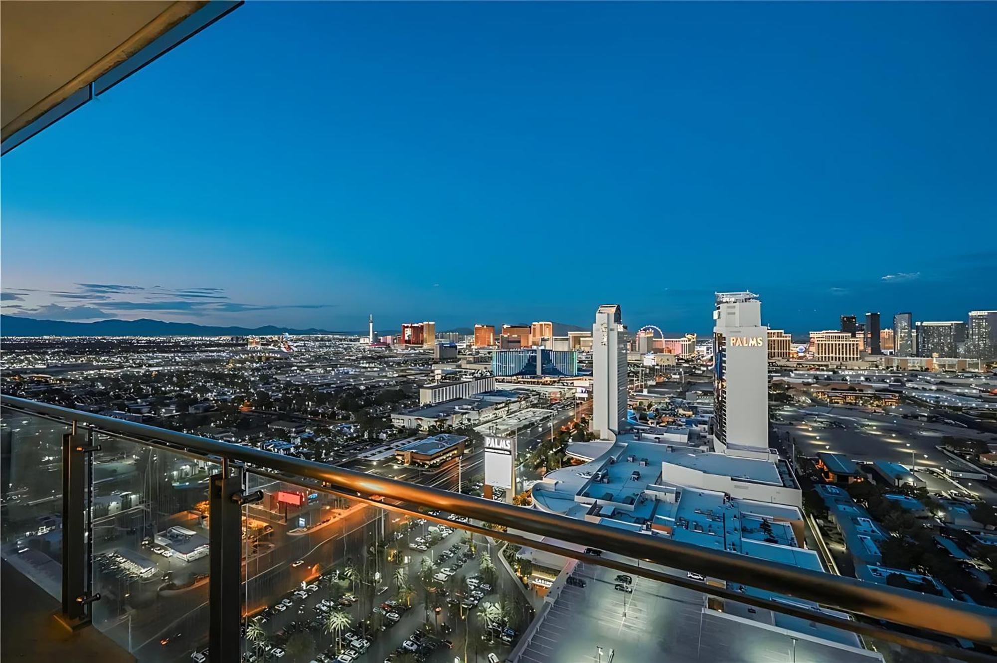 Palms Place Hotel Stripview With Open Balcony -33 Las Vegas Exterior photo